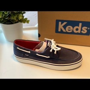 NWT Women’s Keds navy boat shoes